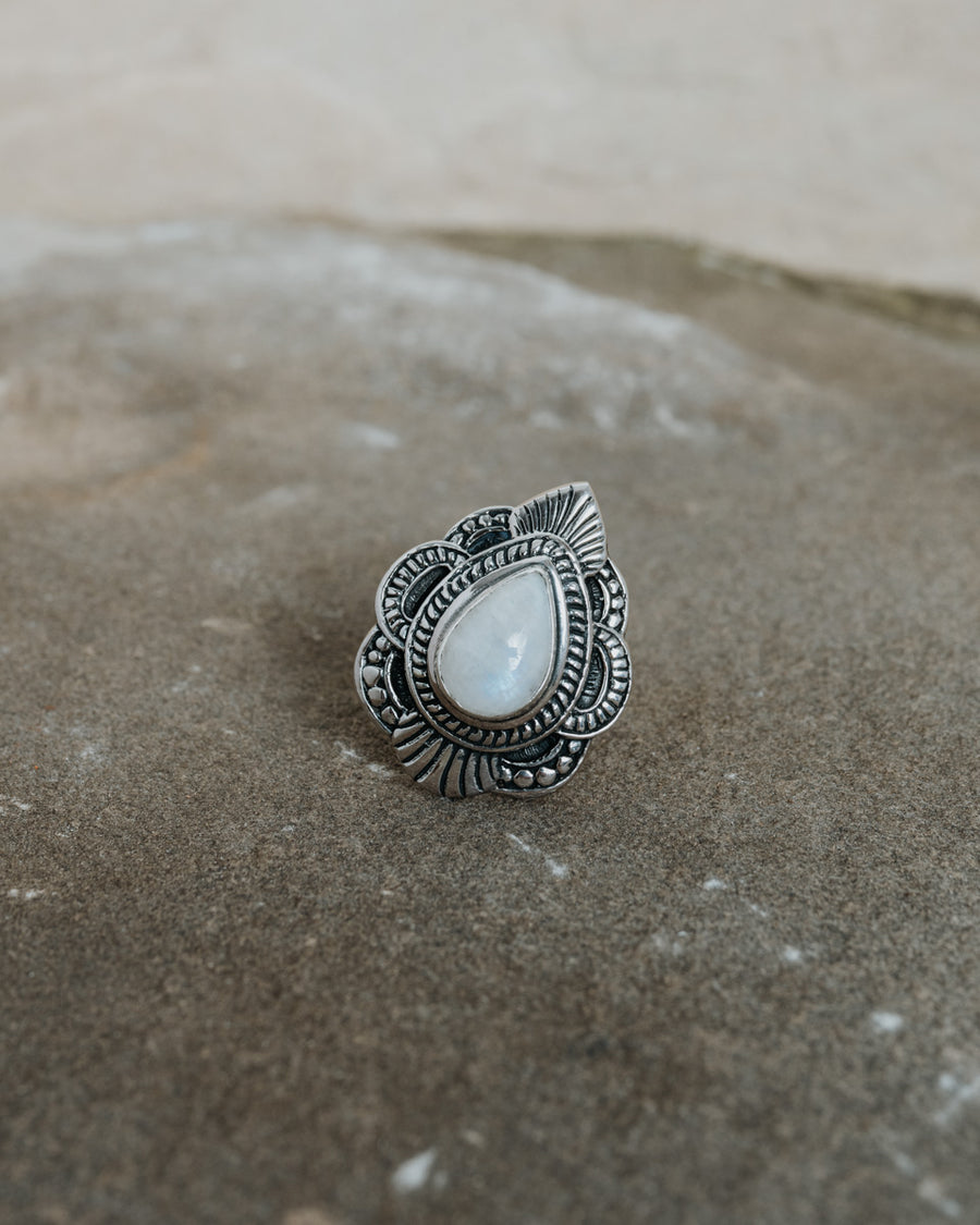 Flowery Moonstone Ring Silver